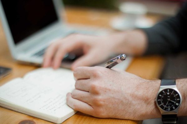 IA para Otimizar Títulos de Conteúdo: Atraia Mais Cliques e Leitores