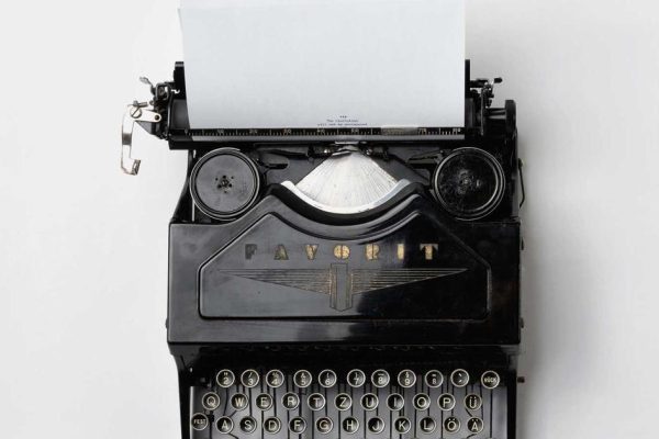 Essa IA Cria Mockup de Embalagem Profissional. Sem Estúdio.